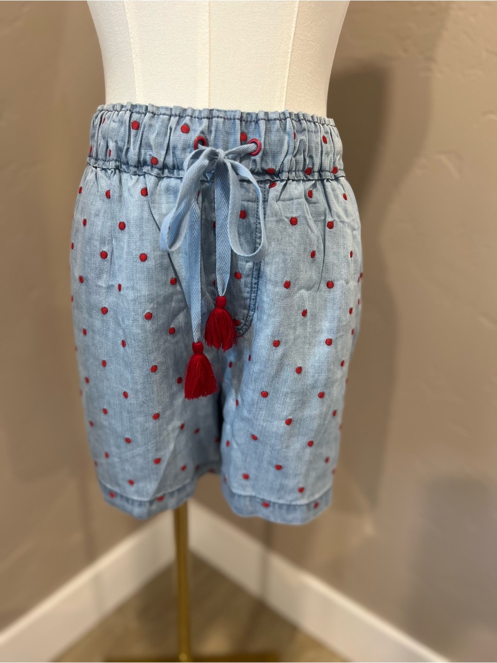 Matilda Jane Light Blue & Red Polka Dot Drawstring Shorts. NWT Size M